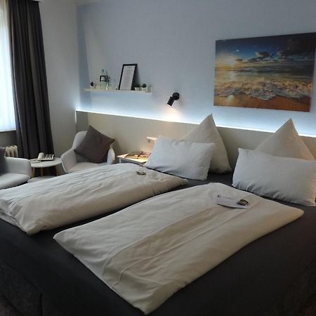 Hotel Zum Rosenteich Bad Zwischenahn Exteriör bild