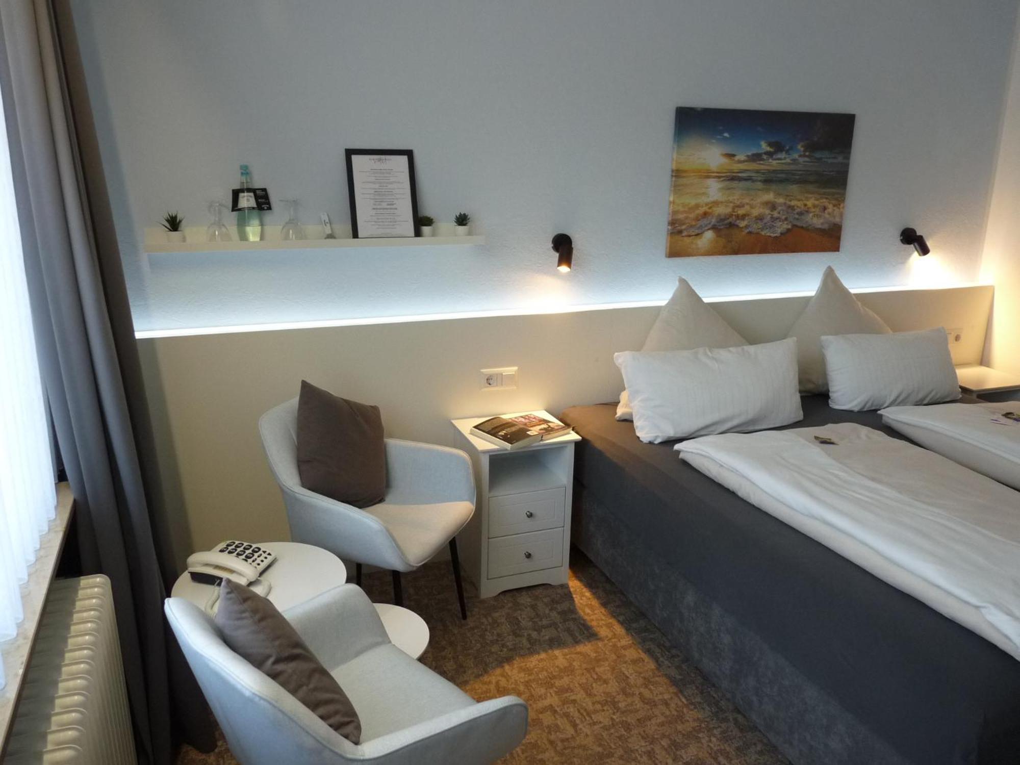 Hotel Zum Rosenteich Bad Zwischenahn Exteriör bild