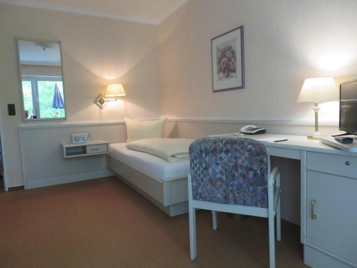 Hotel Zum Rosenteich Bad Zwischenahn Exteriör bild
