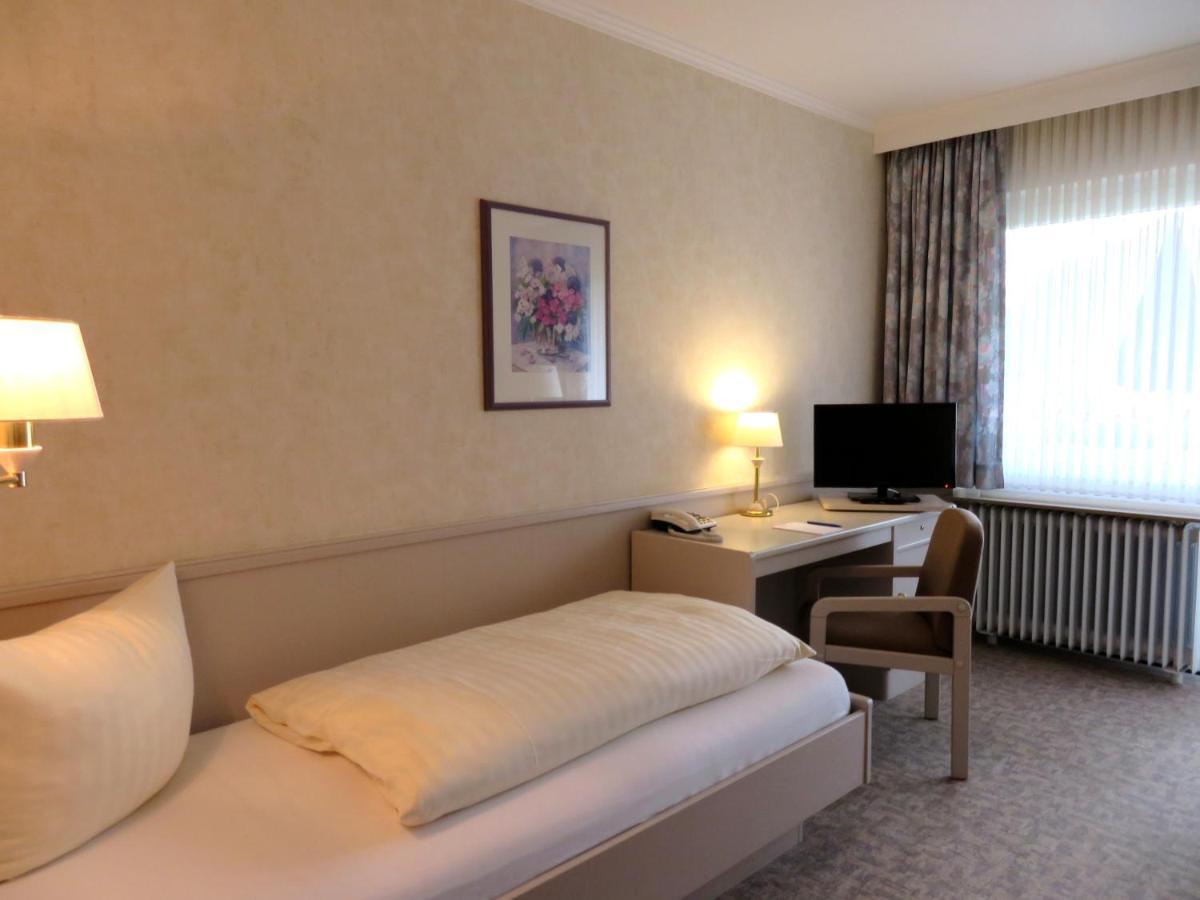 Hotel Zum Rosenteich Bad Zwischenahn Exteriör bild