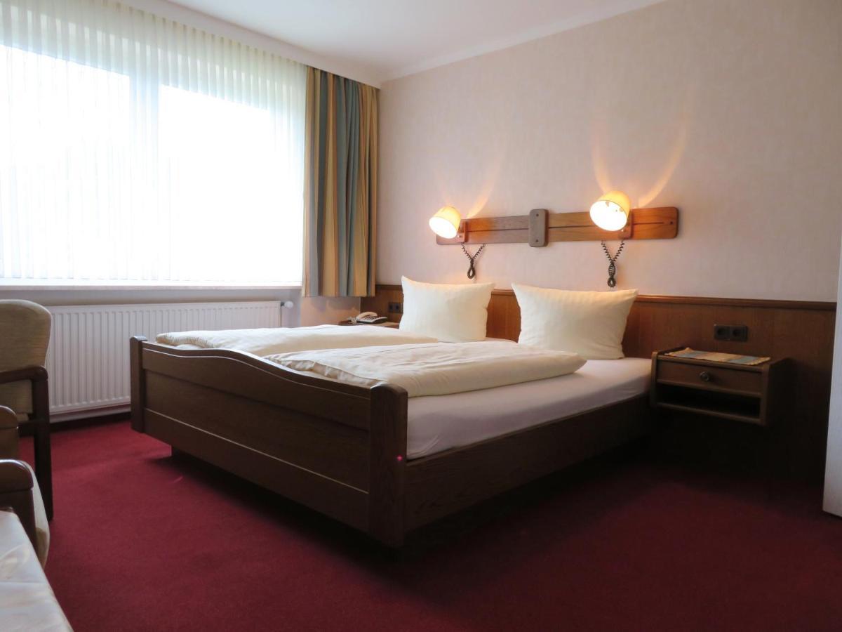 Hotel Zum Rosenteich Bad Zwischenahn Exteriör bild